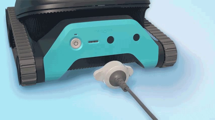poolroboter_dolphin_liberty_200_300_ladefunktion Poolroboter Dolphin Liberty 300 - B-Ware