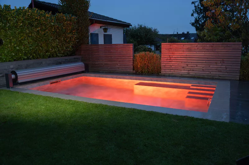 Betonpool Poolbeleuchtung
