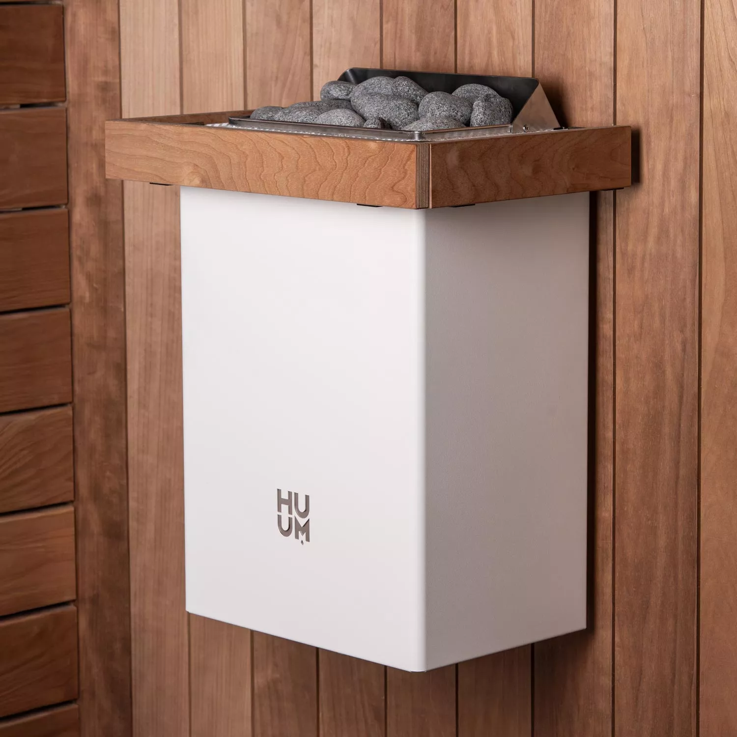 huum-core-wall-mini-holzreling-life HUUM Core Wall Mini Holzreling
