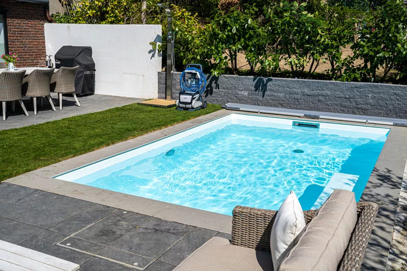 isotherm-pool-im-garten