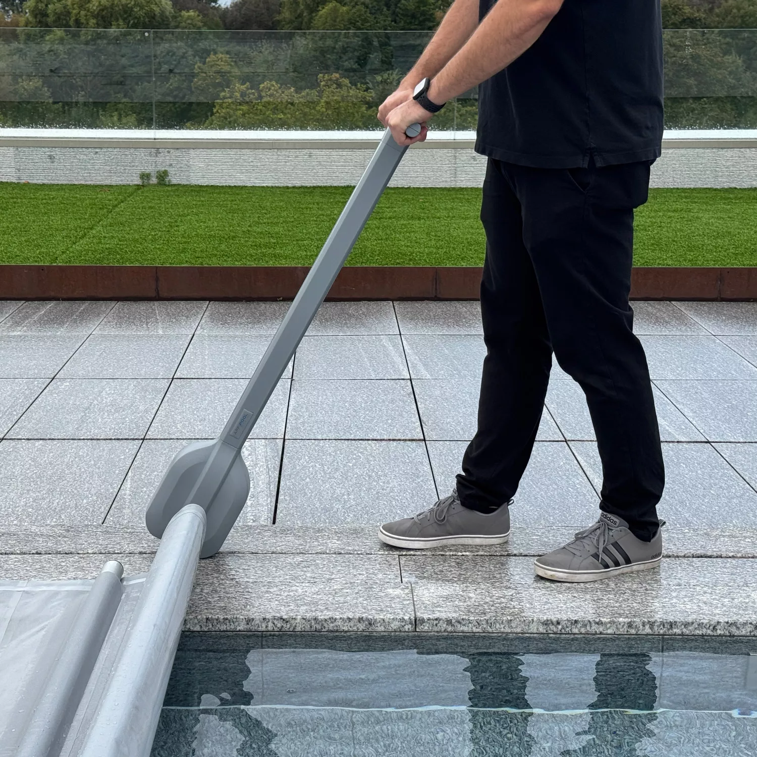 BAC iScoot 700 Aufrollsystem für Rollschutz Poolabdeckung