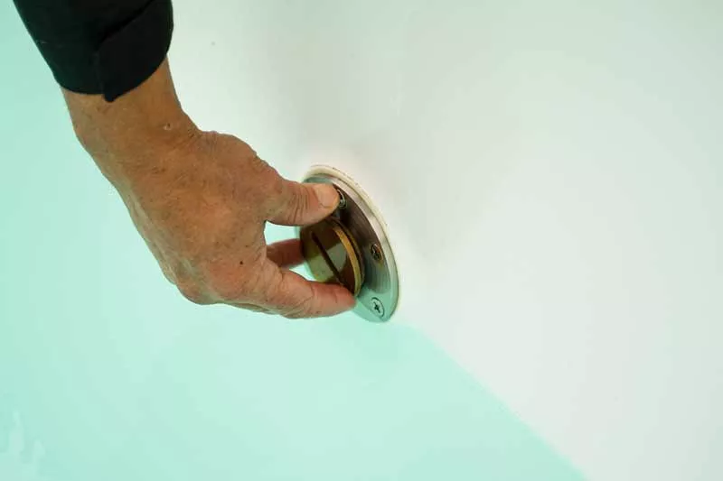 Winterstopfen eindrehen