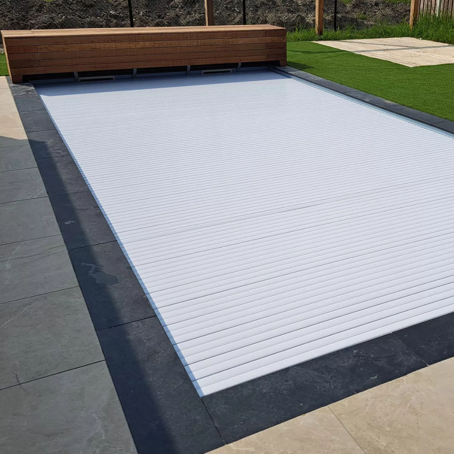 holz-box-beispiel Poolpowershop Aufrollvorrichtung für Poolrolladen - 3,00 m Breite, Silbergrau Aluminium