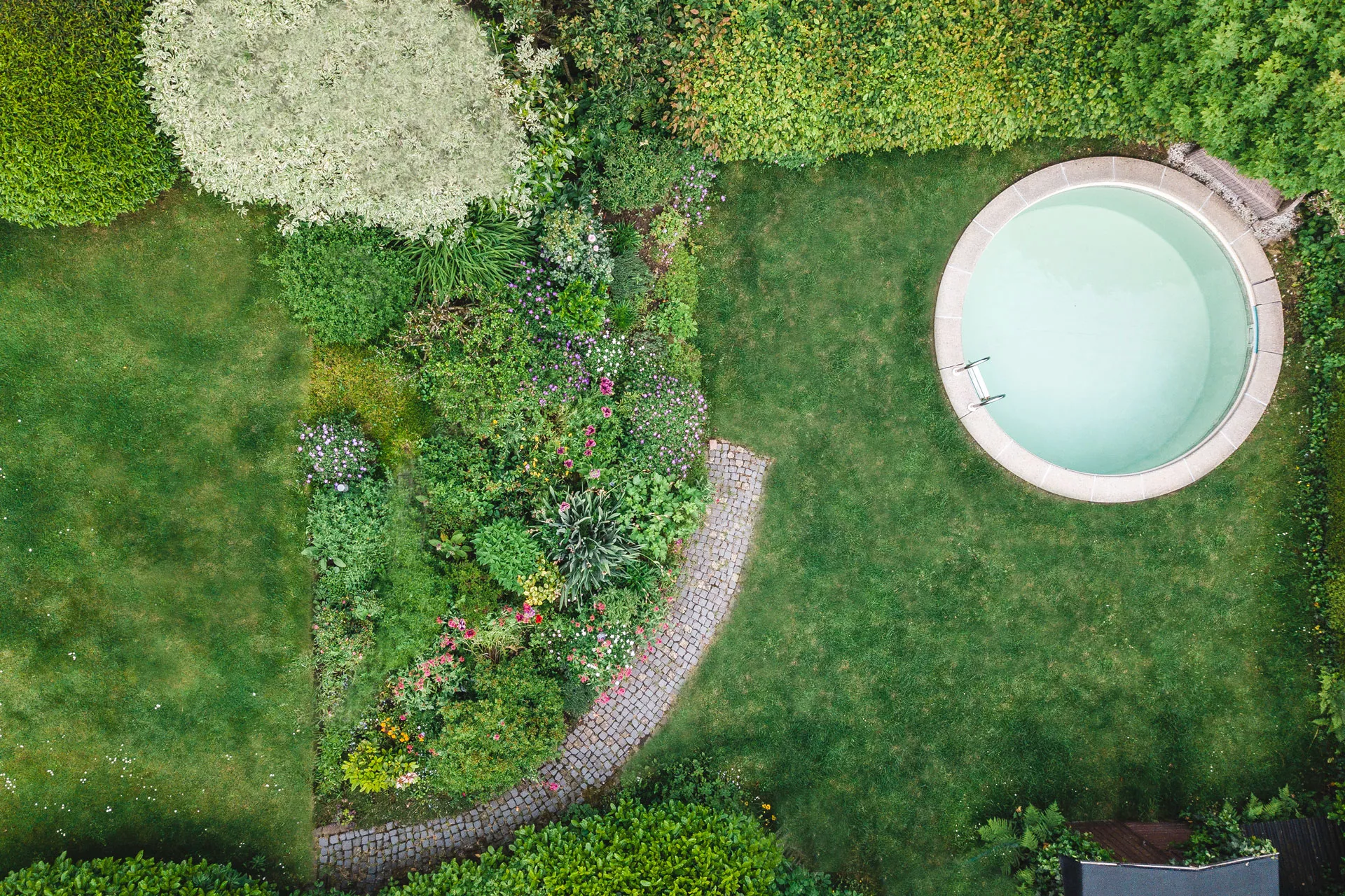 Stahlwandpool im Garten Stahlwandpool im Garten